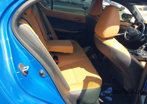 2022 Lexus Is z USA, uszkodzony, nr VIN JTHD81F22N5049234